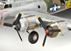 Detail of the Revell 1:72 B-17G Flying Fortress model showing the ball turret and bomb bay area
