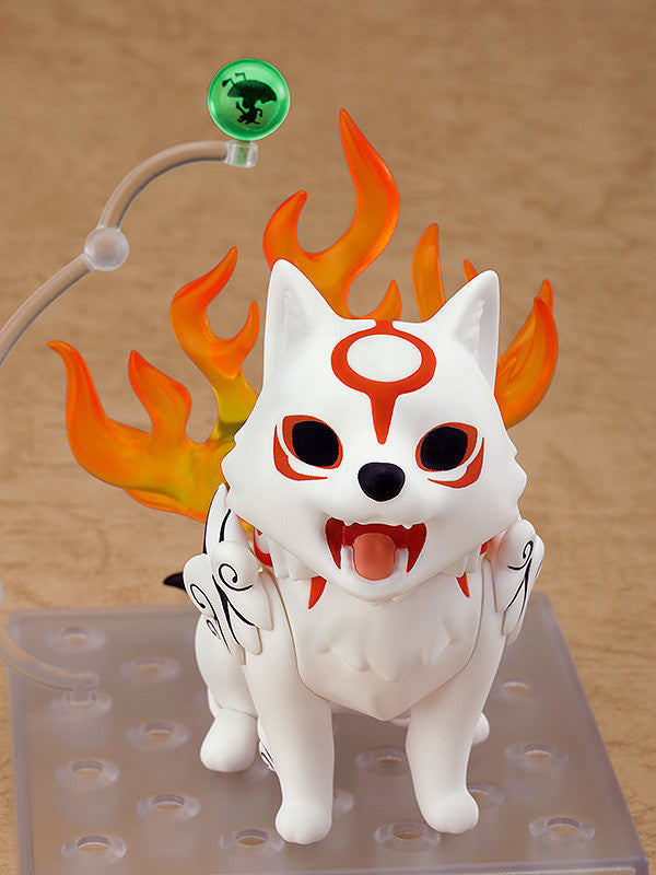 Nendoroid Amaterasu DX Ver. facing forward with orange flame effect parts