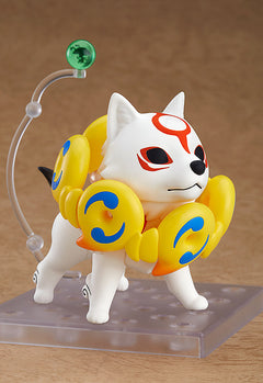 Nendoroid Amaterasu DX Ver. wearing the yellow reflector accessory on its back