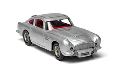 Front three-quarter view of the silver Aston Martin DB5 1:43 scale model showing grille and headlamps